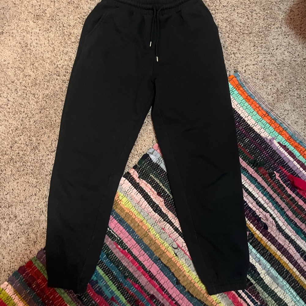 Forever 21 Classic Black Sweatpants